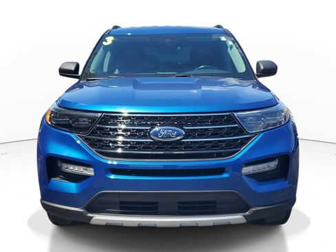 Used 2023 Ford Explorer XLT w/ Equipment Group 202A RWD image 2