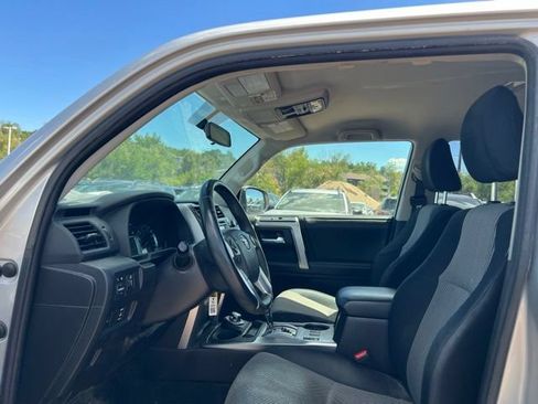 Used 2015 Toyota 4Runner SR5 AWD/4WD image 21