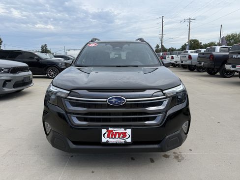 Used 2025 Subaru Forester Premium AWD/4WD image 29