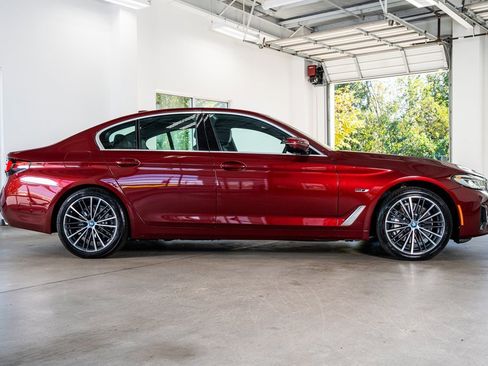 Used 2023 BMW 530e xDrive image 5
