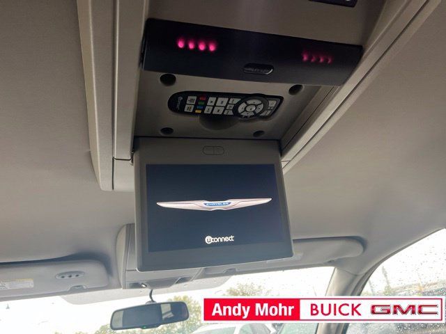 Used 2016 Chrysler Town & Country Touring w/ Driver Convenience Group FWD image 39