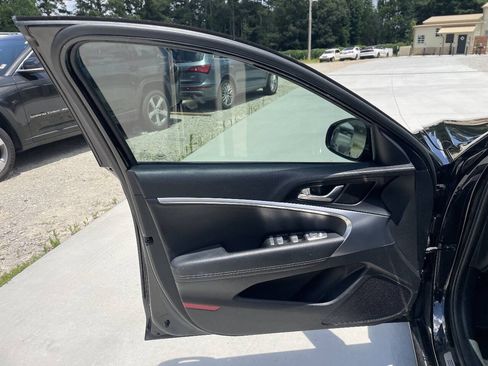Used 2019 Genesis G70 2.0T Advanced RWD image 22
