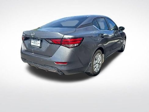 Used 2024 Nissan Sentra S FWD image 2