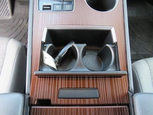 Certified 2023 Toyota Sienna LE image 25