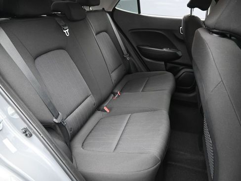 Used 2022 Hyundai Venue SE FWD image 29