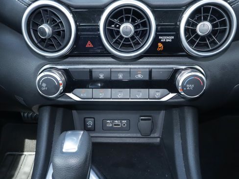 Used 2025 Nissan Sentra SV FWD image 11