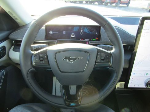 Used 2025 Ford Mustang Mach-E Premium image 19