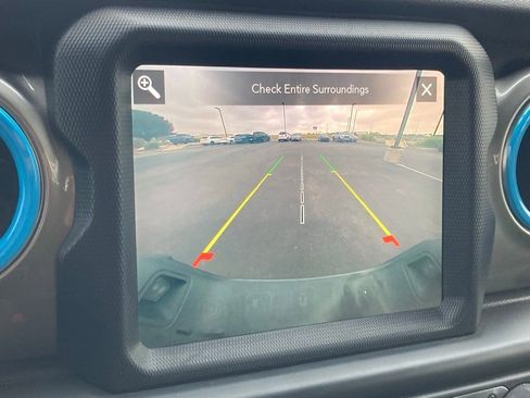 Used 2020 Jeep Gladiator Overland image 24