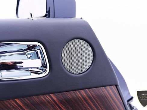 Used 2017 Rolls-Royce Wraith RWD image 43