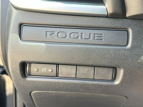 Used 2021 Nissan Rogue S AWD/4WD image 13