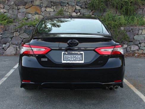 Used 2020 Toyota Camry SE FWD image 8