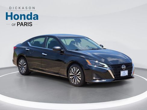 Used 2025 Nissan Altima 2.5 SV FWD image 3