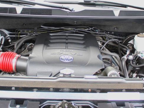 Used 2018 Toyota Tundra SR5 image 8