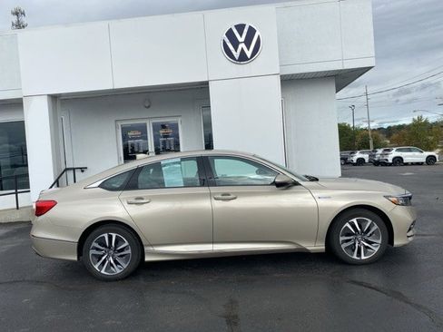 Used 2018 Honda Accord Touring image 7