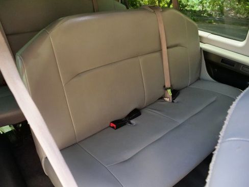 Used 2013 Ford E-350 and Econoline 350 XL w/ PWR Windows & Locks Group image 24