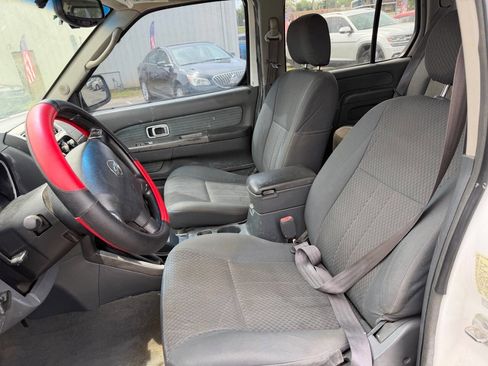 Used 2002 Nissan Xterra XE image 12