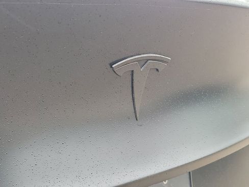 Used 2023 Tesla Model Y Long Range image 23