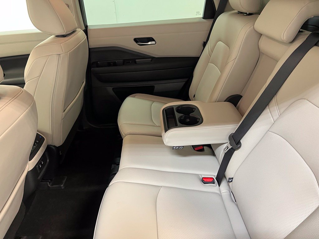 Used 2026 Nissan Pathfinder SL AWD/4WD image 31