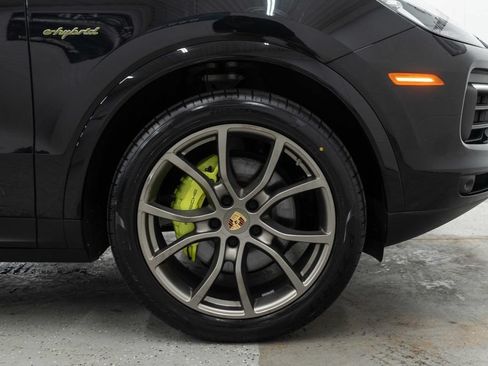 Used 2023 Porsche Cayenne Platinum Edition AWD/4WD image 42