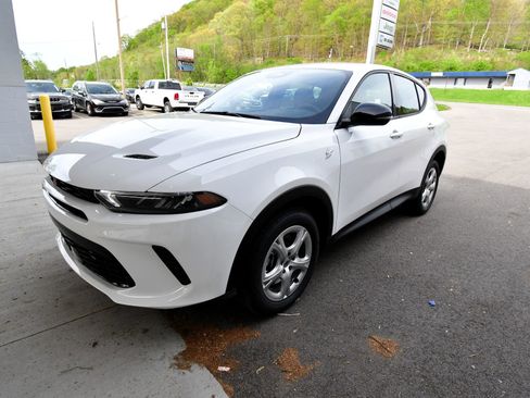 New 2025 Dodge Hornet GT w/ Cold Weather Group image 1