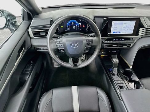 Used 2025 Toyota Camry SE FWD image 10