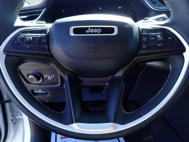 Used 2024 Jeep Grand Cherokee L Laredo AWD/4WD image 18