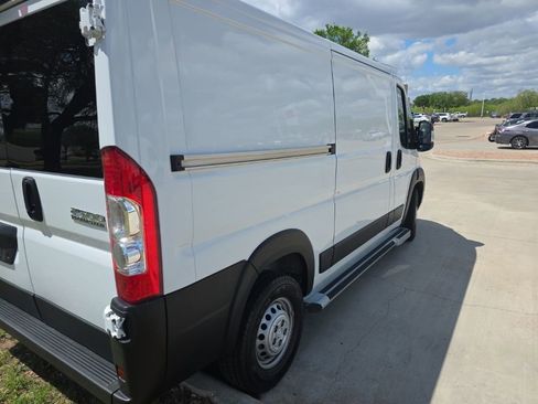 Used 2025 RAM ProMaster 2500 w/ U-Haul Equipment Group image 5