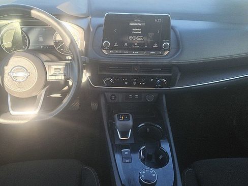 Used 2024 Nissan Rogue S AWD/4WD image 9