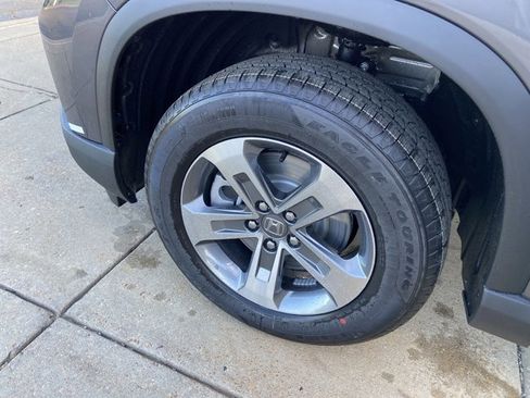 Used 2025 Honda Pilot EX-L image 13