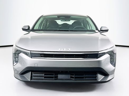 Used 2025 Kia K4 LXS image 2