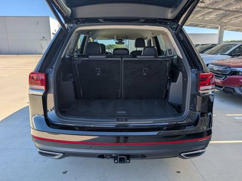 Used 2025 Volkswagen Atlas SE FWD image 26