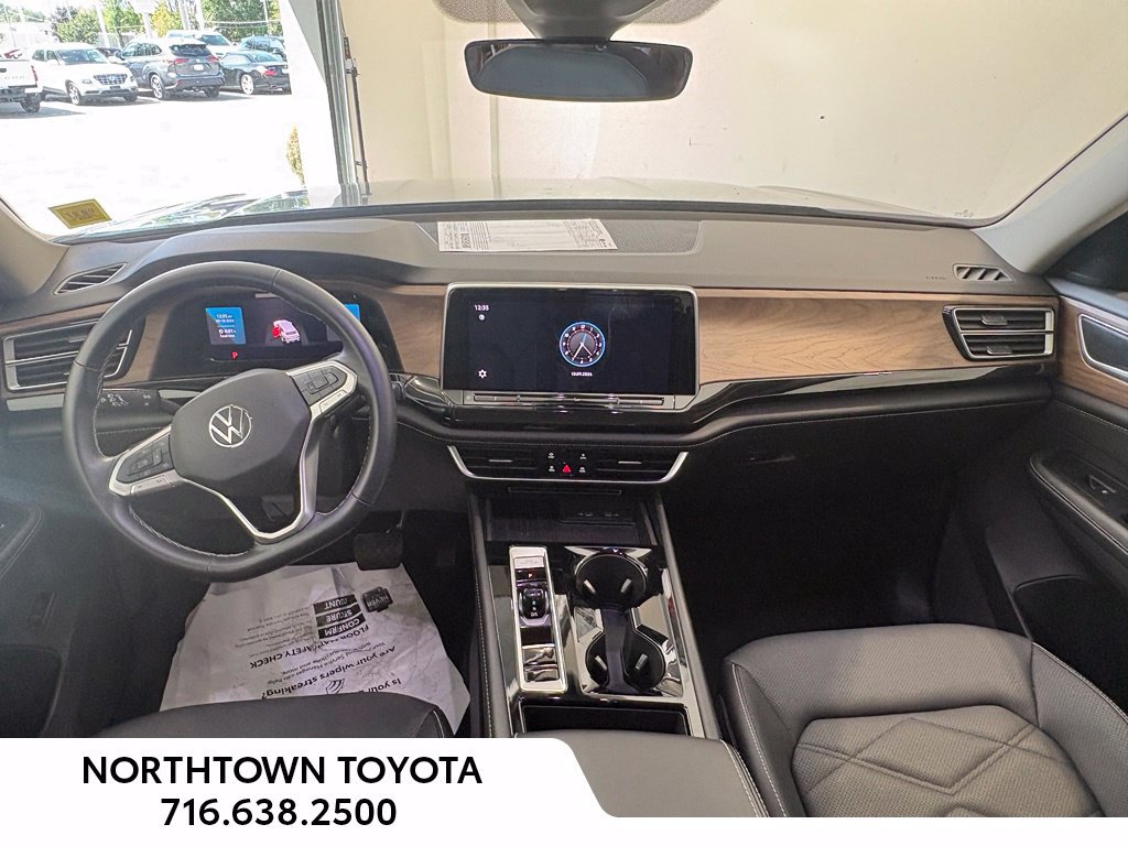 Used 2025 Volkswagen Atlas SE AWD/4WD image 18