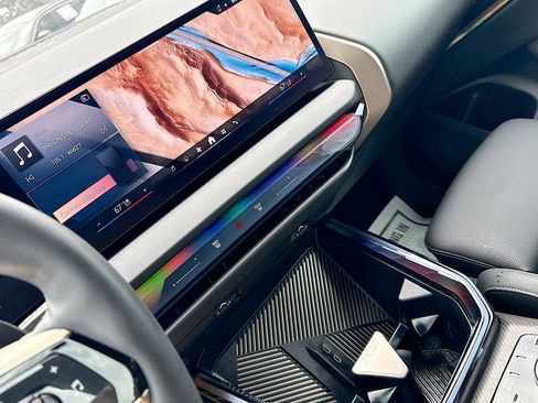 Used 2025 BMW X3 xDrive30i image 28