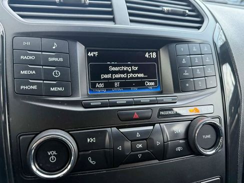 Used 2018 Ford Explorer XLT image 16