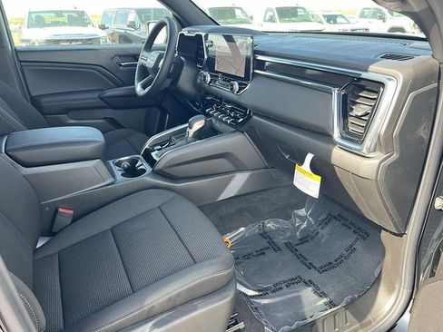 New 2026 GMC Canyon Elevation w/ LPO, Black Badging Package RWD image 32