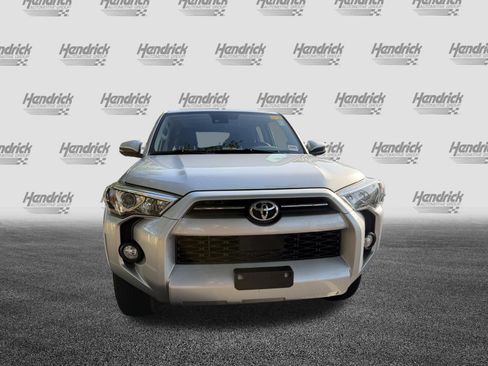 Used 2020 Toyota 4Runner SR5 Premium w/ Moonroof Package AWD/4WD image 3
