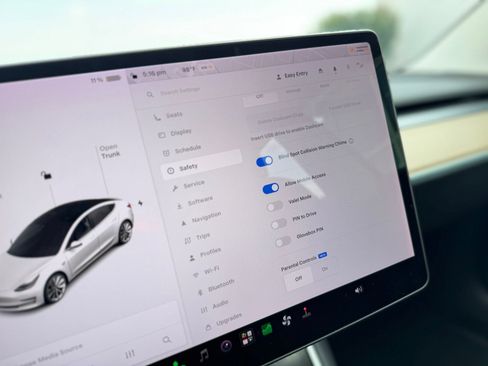 Used 2018 Tesla Model 3 Long Range RWD image 41
