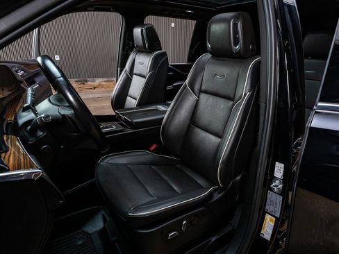 Used 2023 Cadillac Escalade Premium Luxury RWD image 20