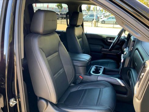 Used 2023 GMC Sierra 3500 Denali w/ Denali Ultimate Package image 5