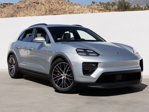 Certified 2025 Porsche Macan 4S Electric AWD/4WD image 9