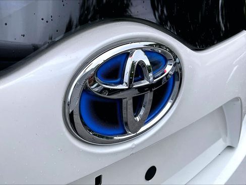 Used 2020 Toyota Prius Prime LE FWD image 29
