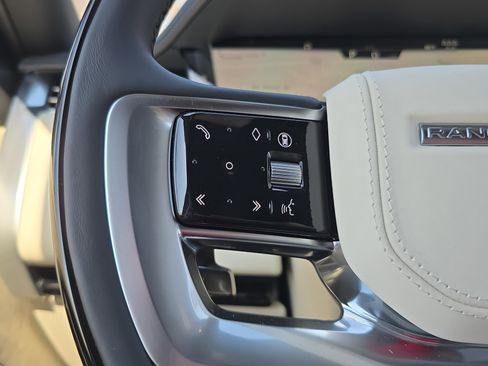 New 2026 Land Rover Range Rover Long Wheelbase SE image 17