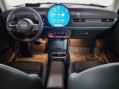 Used 2025 MINI Cooper 2-Door Hardtop image 15