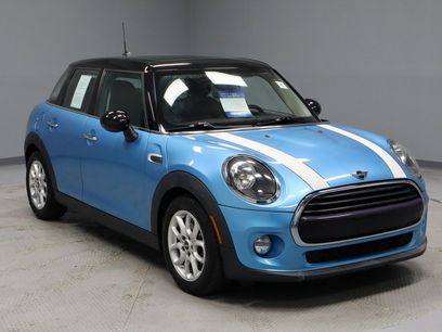 Used 2019 MINI Cooper 4-Door Hardtop w/ Signature Upholstery Package
