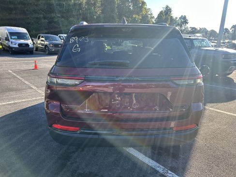 New 2025 Jeep Grand Cherokee Limited w/ Luxury Tech Group II image 6