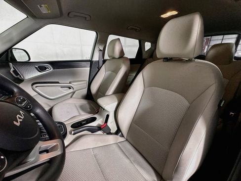 Certified 2023 Kia Soul LX FWD image 19