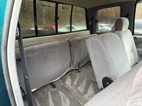 Used 1997 Dodge Ram 2500 Truck 4x4 Club Cab image 21