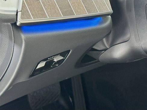 Certified 2025 Mercedes-Benz E 350 4MATIC Sedan image 11