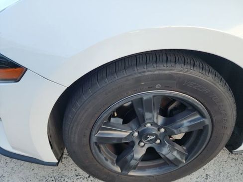 Used 2018 Ford Mustang Coupe image 5