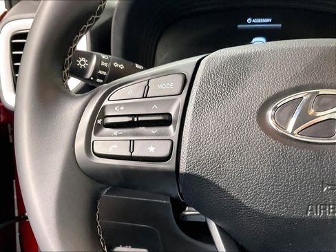 Used 2024 Hyundai Venue Limited image 23